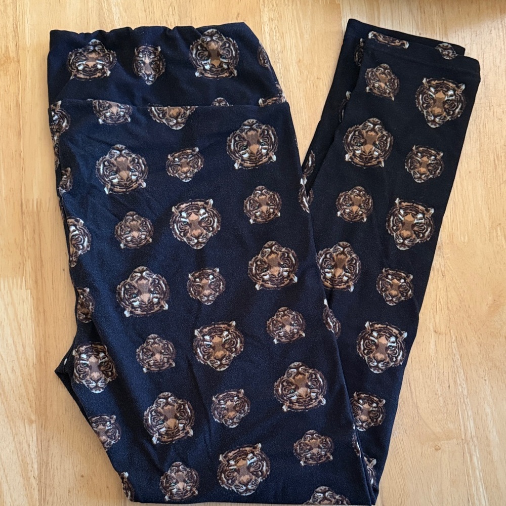 LuLaRoe Black Leggings with Tiger Print